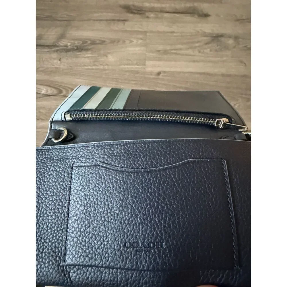 Coach Wristlet Wallet Navy color - Picture 4 of 4